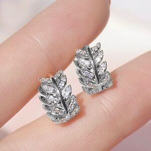 Round Floral Leaf Silver huggie hoop earring’s  in 925 and cubic zirconia